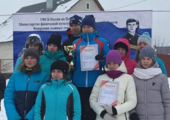 Лыжная эстафета на стадионе "Снежинка"
