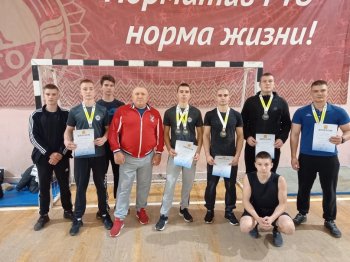 Соревнования по армрестлингу