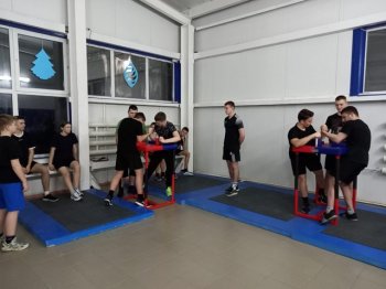 Соревнования по армрестлингу