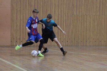 Соревнования по футболу