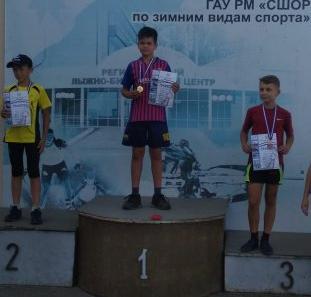Соревнования по лыжероллерам.